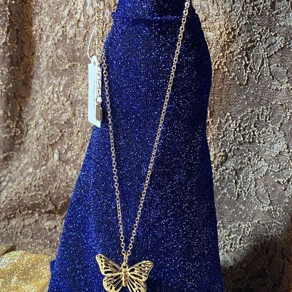 NWT 🦋 HIGH POLISHED GOLD METAL BUTTERFLY LYRIC NECKLACE DAINTY - Picture 10 of 11